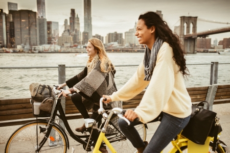 Borítókép: Barna foltok jelentek meg az arcodon? Tudd meg, mi állhat a hátterében, és mit tehetsz ellene – 5 tipp