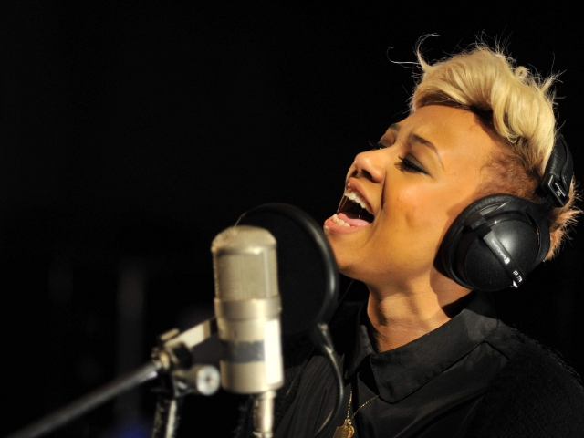 Emeli Sandé világhírű brit soul és R&B énekesnő és dalszerző először ad koncertet Budapesten. A magyar rajongók 2018. február 18-án, a Papp László Budapest Sportarénában láthatják a Broadway Event és a Multimedia Organisation szervezésében.