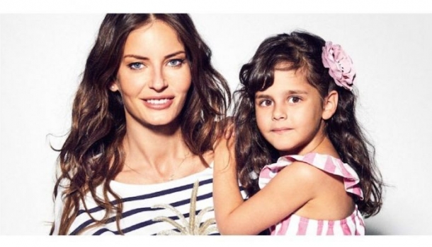 Borítókép: Modellmamik bombaformában