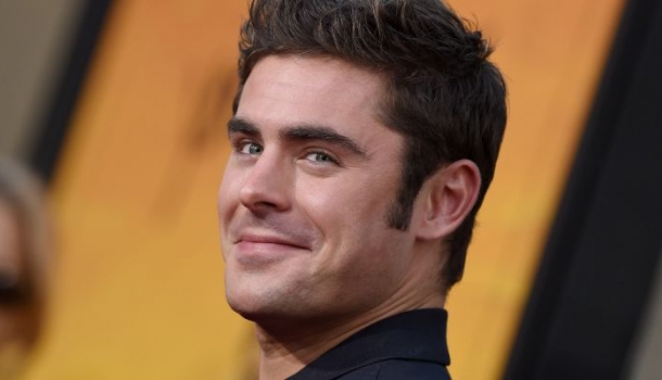 Borítókép: Láttad már Zac Efron öccsét? Készülj fel, mert irtó szexi, és egy az egyben olyan, mint Kit Harington!