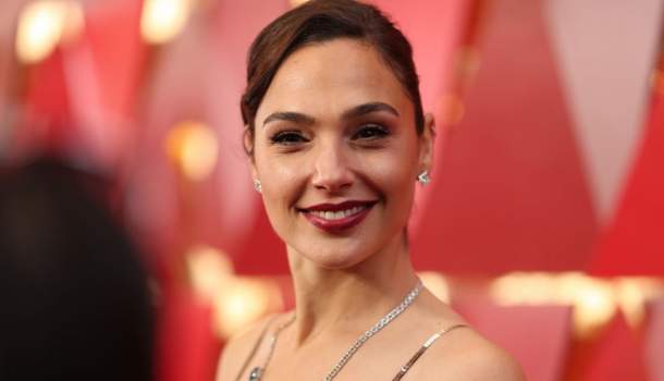Borítókép: Ide vele! Erre a filléres rúzsra esküszik Gal Gadot 