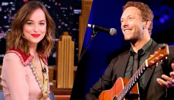 Borítókép: Mióta vártunk erre: mutatjuk az első közös fotót az újdonsült gerlepárról, Dakota Johnsonról és Chris Martinról 