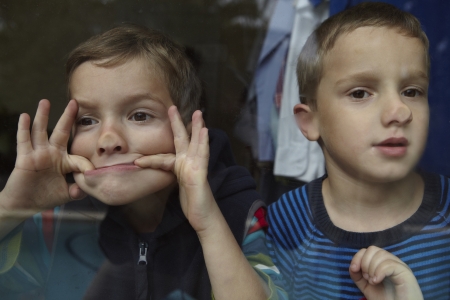 Borítókép: A srácaim rohangálása már-már elviselhetetlen. Aztán egyik nap feljött a szomszéd és azóta nem térek magamhoz