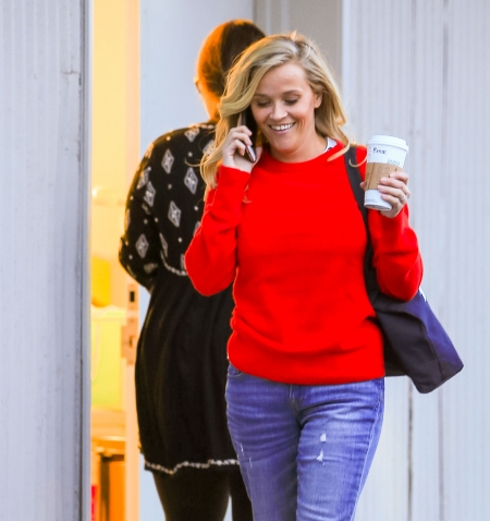 Borítókép: 9 sztár, akinek bámulatos kreativitással írta el a nevét a kávéspoharán a Starbucks