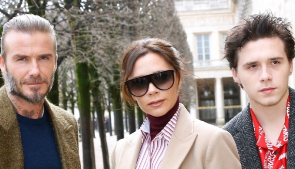Borítókép: Ellopták a show-t! A Beckham család pusztítóan stílusos volt a Louis Vuitton divatbemutatóján – FOTÓK
