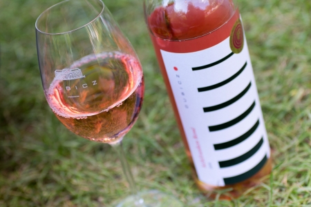 Borítókép: Milyen borból mennyit illik a pohárba tölteni?