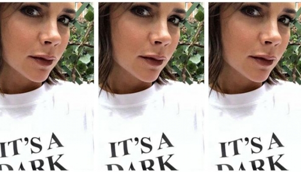 Borítókép: Újra üzent utálóinak! Avagy Victoria Beckham feliratos pólójánál nincs viccesebb ezen a héten