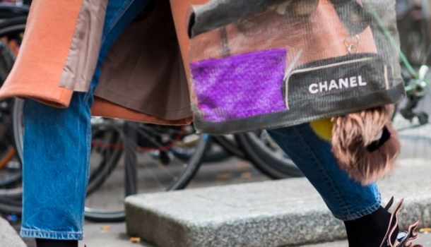 Borítókép: Ezt nem hisszük el! A Prada újra divatba hozza egyik elfeledett lábbelijét - neked volt hasonló?