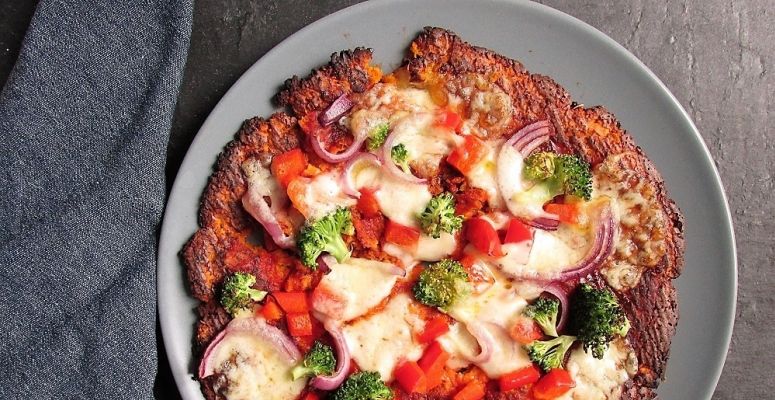 Borítókép: 3 összetevős vegetáriánus pizza, nem csak böjt idejére
