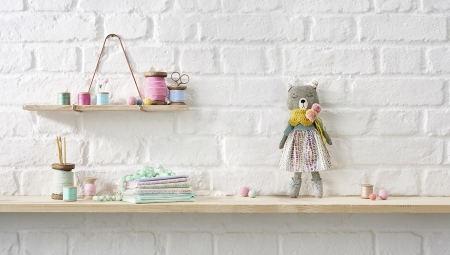 Borítókép: Öltöztethető mackólánybaba – itt töltheted le a sablont