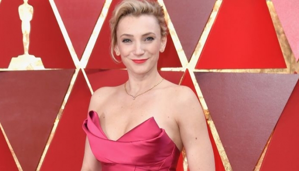 Borítókép: Hatalmas büszkeség: Borbély Alexandra dívaként tündökölt ruhájában az Oscar vörös szőnyegén - ELSŐ FOTÓK