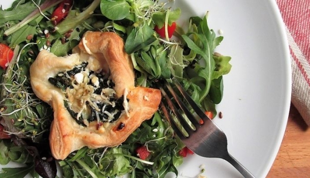 Borítókép: Nincs is szebb ajándék egy nőnek! Finom vacsora, amit nem neked kell megfőzni - és mosatlan halmokat takarítani utána