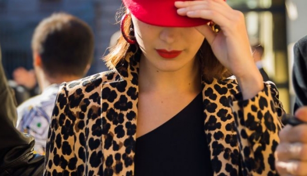 Borítókép: Nem csal a szemed! Ilyen bizarr lesz a jövő évi sapkatrend