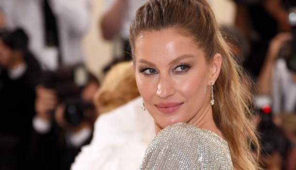 Borítókép: Nem hiszünk a szemünknek: Ez a 16 éves lány Gisele Bündchen kiköpött mása!