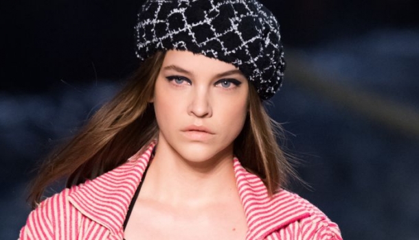 Borítókép: Mindenki rá figyelt! Palvin Barbi hosszú idő után újra meghódította a kifutót