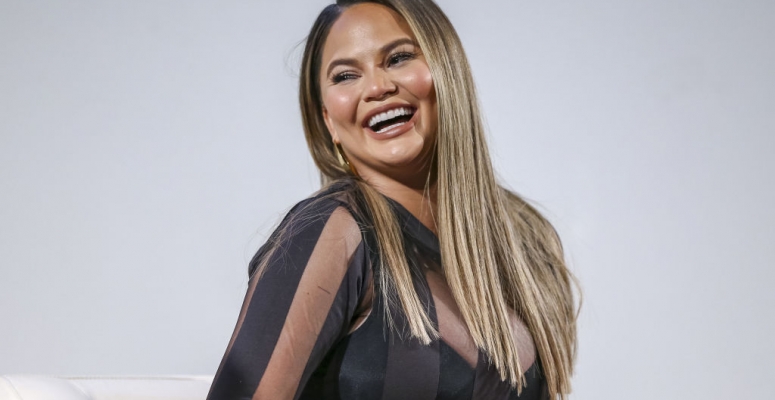 Chrissy Teigen már megint akkorát trollkodott, hogy ezért díjat érdemelne
