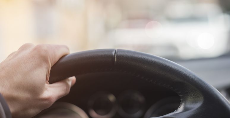 Autóbalesetet okozott a népszerű zenész 