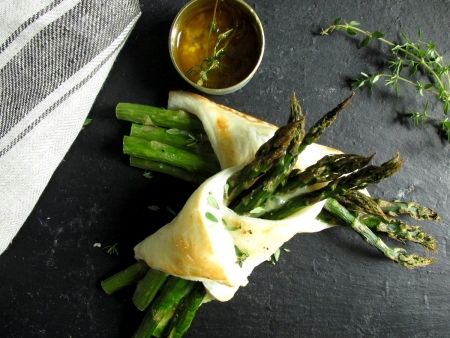 Borítókép: Egy hétig spárgát ettem, és most elmesélem, miért is jó ez, sőt egy remek spárga recepttel is megleplek