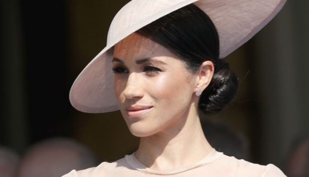 Borítókép: Áll a bál Megán hercegné esküvői ruhája körül - kiderült, nagy hibát követtek el!