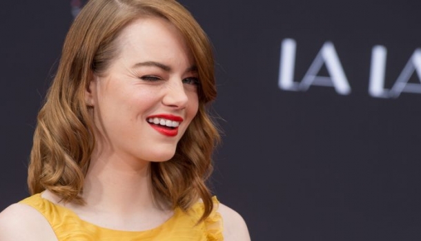Borítókép: Justin Theroux és Emma Stone Franciaországban romantikáznak