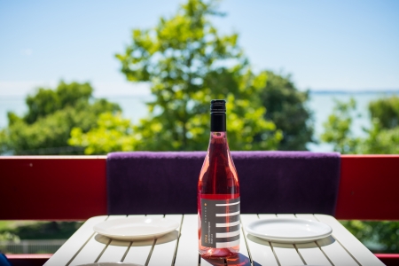 Borítókép: Milyen típusú salátához milyen bor illik?