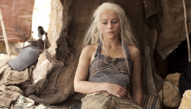 Borítókép: Emilia Clarke elbúcsúzott a Trónok harcától