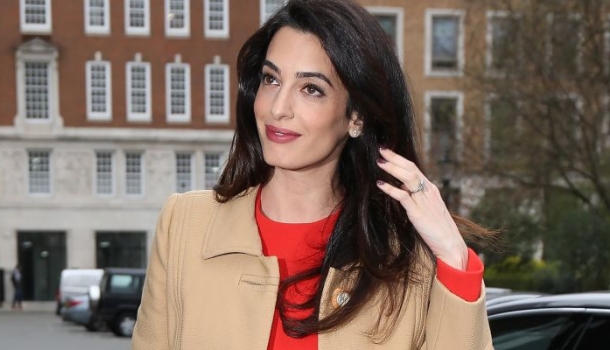 Borítókép: 5 ruhadarab, amit Amal Clooney sosem viselne