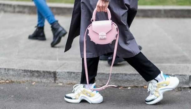 Borítókép: Instant inspiráció: 5 blogger, aki tökélyre fejlesztette a sneakeres szetteket