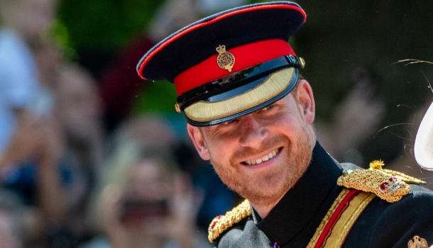 Borítókép: Egy ékszer, amit Harry herceg már 25 éve visel