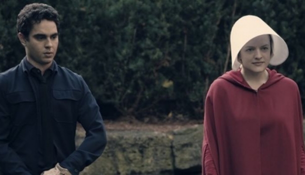 Borítókép: Elárulták, hány évados lehet A szolgálólány meséje című sorozat