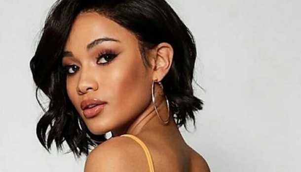 Borítókép: Egy striás modell az internetezők legújabb kedvence