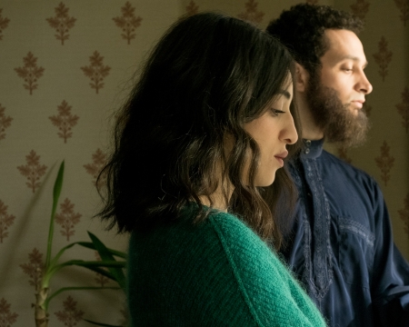 Borítókép: Vígjáték arról, ami egyáltalán nem vicces – Egy burka, egy nadrág