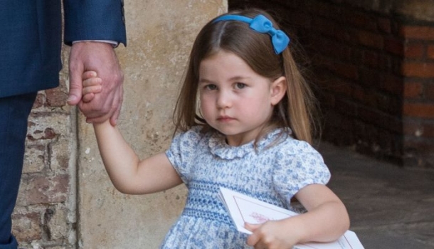 Borítókép: Sarolta hercegnő beszólt a fotósoknak