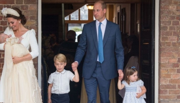 Borítókép: Nagyon drága ajándékot kapott Lajos herceg Harry hercegtől