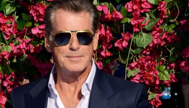 Borítókép: Pierce Brosnan még mindig imádja feleségét! Így turbékoltak a Mamma mia! Sose hagyjuk abba premierjén