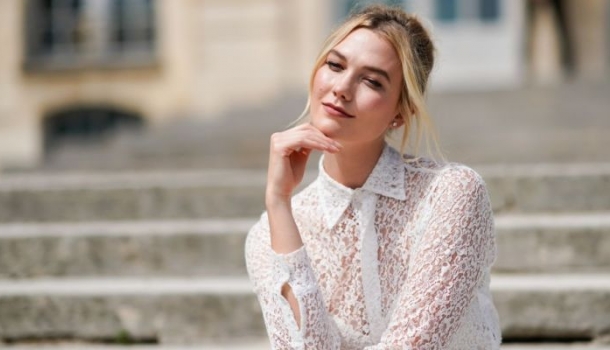 Borítókép: Karlie Kloss-t eljegyezte szerelme - egy giganagy gyémánttal!