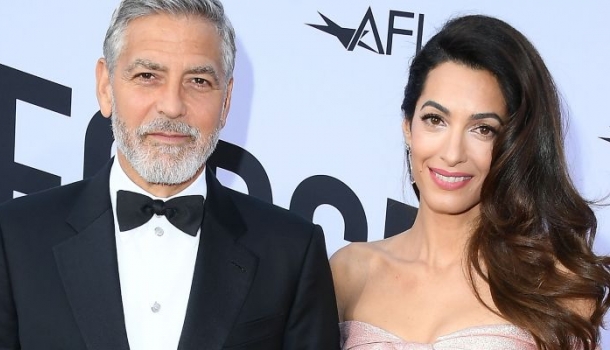Borítókép: George és Amal Clooney bemutatja: ettől a trükktől lesz igazán stílusos egy szerelmespár