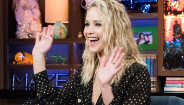 Borítókép: Hivatalos: Jennifer Lawrence kézenfogva sétálgatott új pasijával