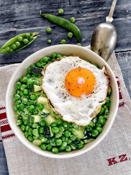 Borítókép: Cukkinit a zöldborsófőzelékbe?! De még mennyire!