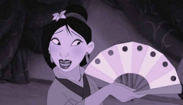 Borítókép: Itt van az első fotó! Íme a színésznő, aki Mulant alakítja majd a Disney új élőszereplős filmjében