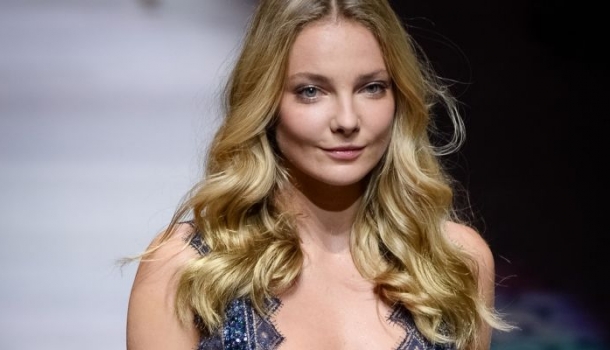 Borítókép: A nap híre: Mihalik Enikő a modellkedés mellett új szakmába kezd