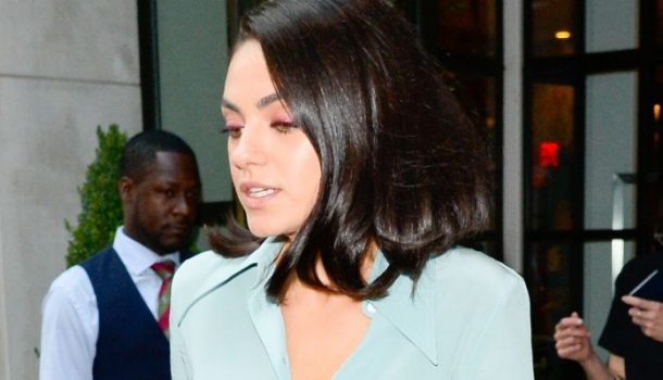 Borítókép: Mila Kunis stílust váltott: tisztára úgy néz ki, mint Audrey Hepburn