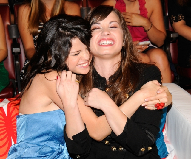 demi lovato,selena gomez