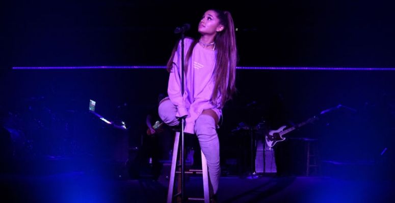 Ariana Grande,Twitter