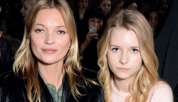 Borítókép: Kate Moss húga egy az egyben úgy néz ki, mint egy Barbie-baba