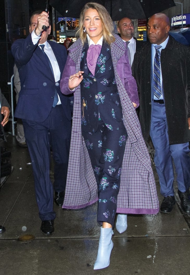 blake lively,blake lively stílusa,nadrágkosztüm