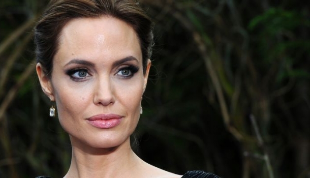 Borítókép: Ezt gondolja Angelina Jolie Brad Pitt új szerelméről
