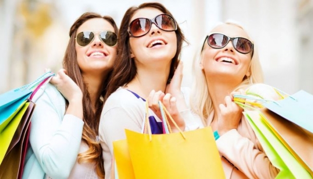 Borítókép: Napi horoszkóp október 12.: a Kosok számára új szerelem helyeződik kilátásba, a Bikák számára fontos mások elismerése