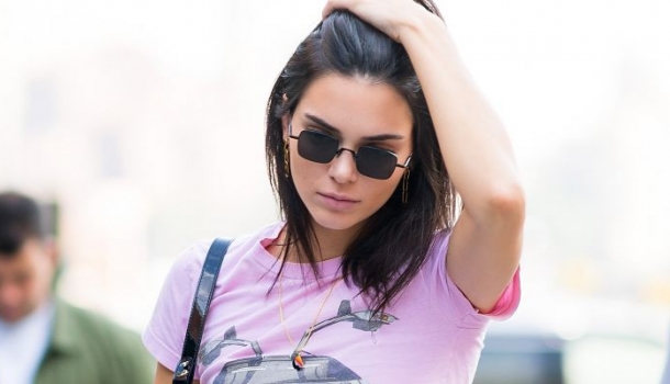 Borítókép: A 90-es évek elfeledett táskája újra trendi