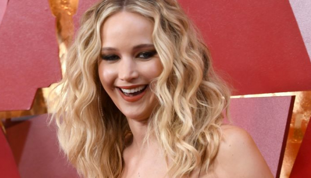 Borítókép: Elcsípték őket! Végre igazán romantikus fotók készültek Jennifer Lawrenceről és új szerelméről